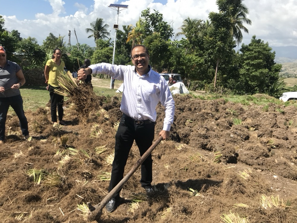 Puneet Nanda helping with a community farming project